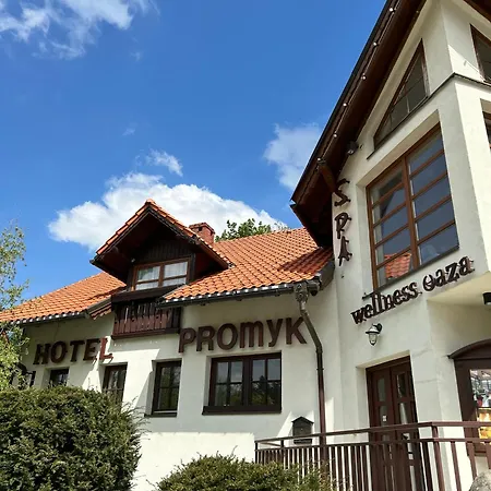 Promyk Wellness & فندق كارباش