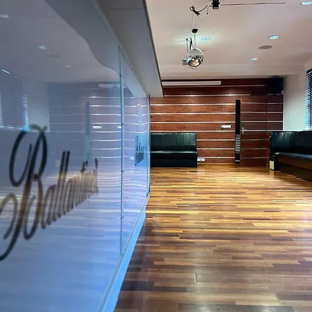 Promyk Wellness & فندق كارباش